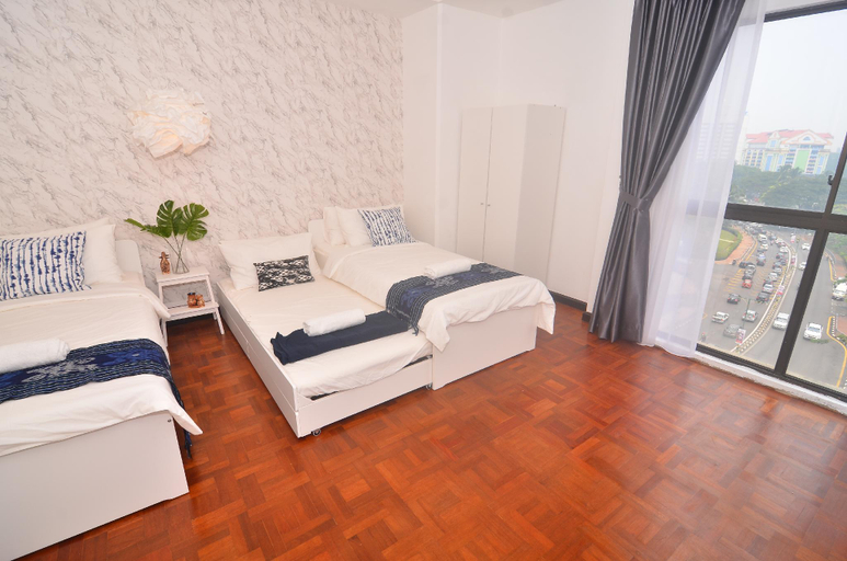 Bedroom 3, New Riverbank Suites - Waterfront Sunset View, Kuching