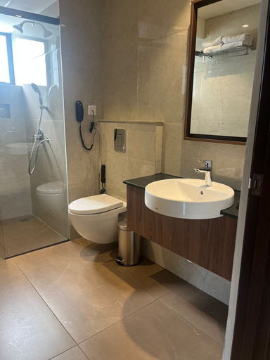 Bathroom 5, Presidency Airport Hotel, Ernakulam