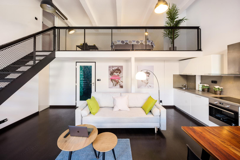 Others 5, Loft with 3 bedrooms near Karlinska Square, Praha 7