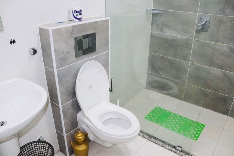 Bathroom 2, Lux Suites Silverstone Apartments, Dagoretti North