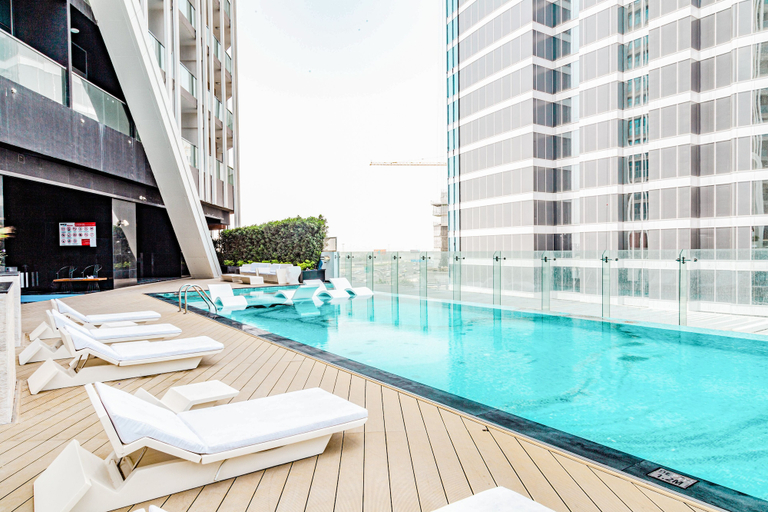 Sport & Beauty 5, Waves - Chic Studio With Balcony Overlooking City Views, Dubai