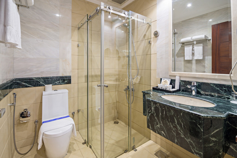 Bathroom 5, Jiwar Almasi Hotel, Jeddah