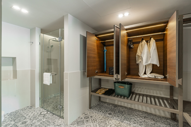 Bathroom 4
