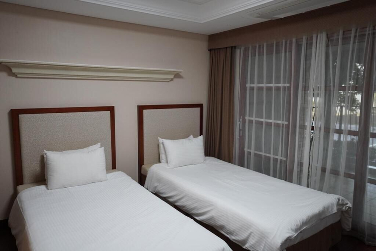 Bedroom 2, Arden Hill Resort & Golf Club, Jeju