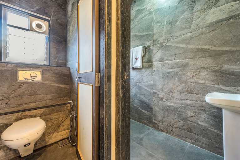 Bathroom 4, CosmicStays Rajgad Vista - Stay & play, Pune