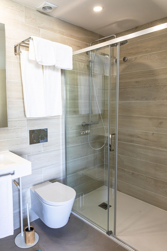 Bathroom 5, Lagos Atlantic Hotel, Lagos