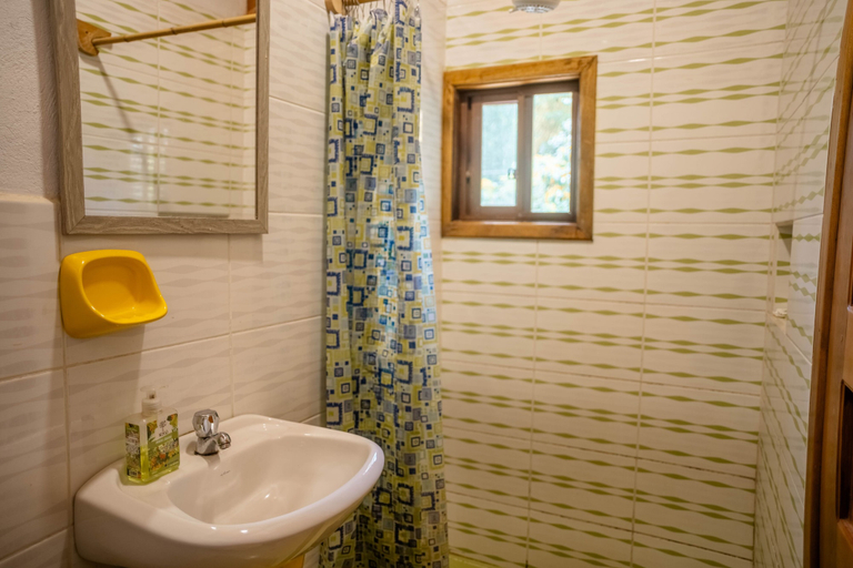 Bathroom 3, River Song's Hotel, San Miguel de los Bancos
