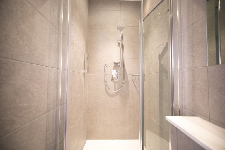 Bathroom 4, The Pillar Hotel, London