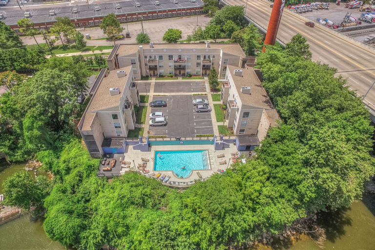 Riverfront Retreat, Davidson