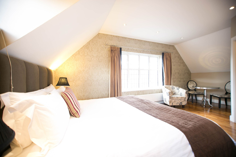Bedroom 2, The Pillar Hotel, London