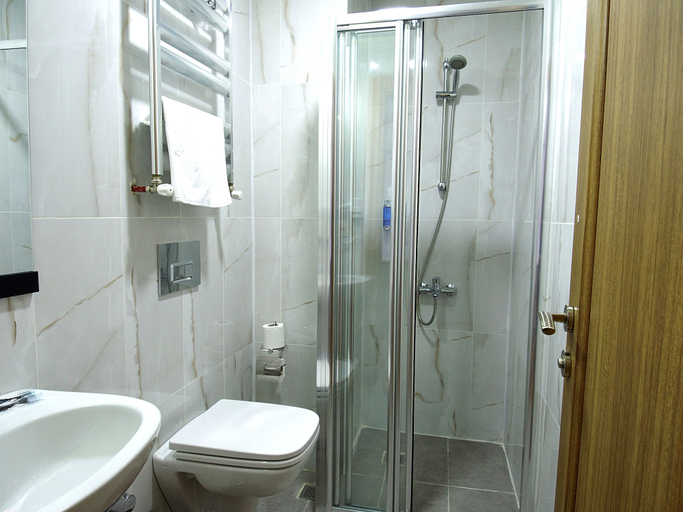Bathroom 5, Kadikoy Arya Hotel, Kadıköy