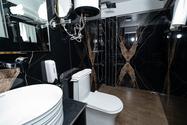 Bathroom 5, The West Gate Posada By Summit, Darjiling