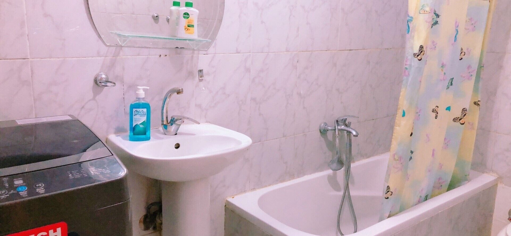 Bathroom, Cozy apartment Maadi Ring Road &smart TV, Al-Basatin