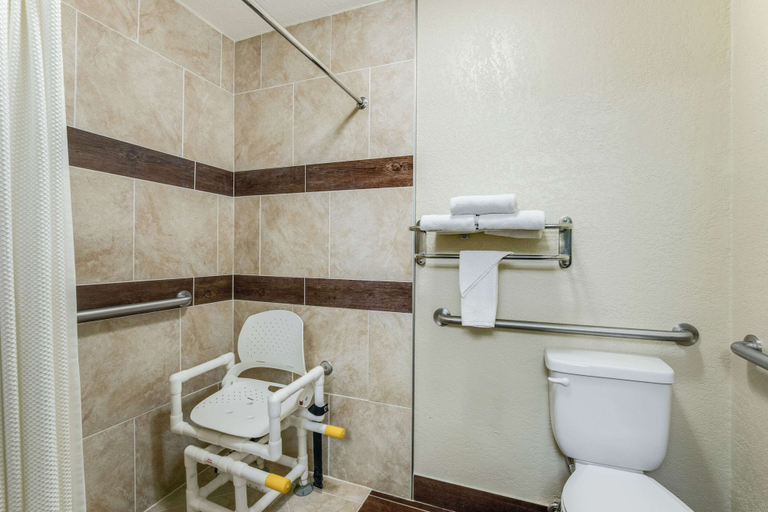 Bathroom 5, Econo Lodge Madison East, Dane