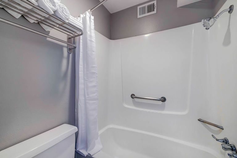 Bathroom 5, Studio 6 Rock Springs, WY - Flaming Gorge, Sweetwater