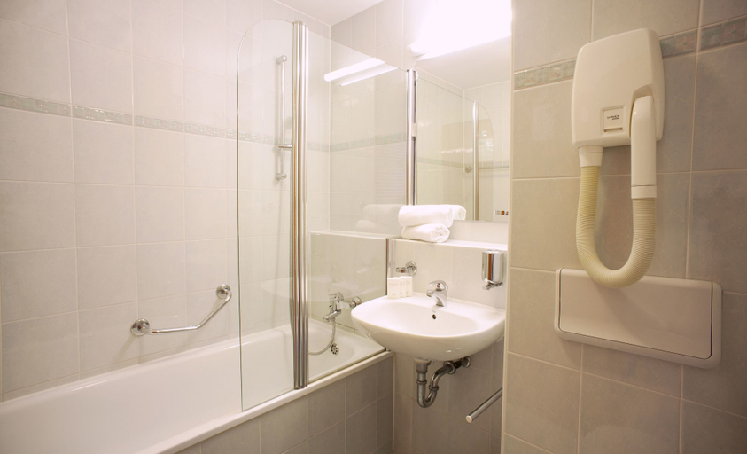 Bathroom 5, Family Hotel Pagus, Pag