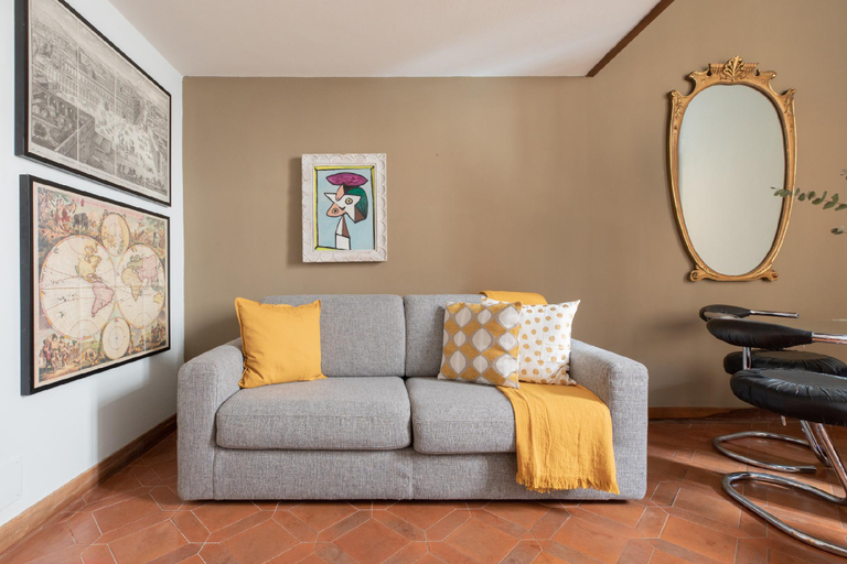Others 5, Innovative Pantheon House, Rome