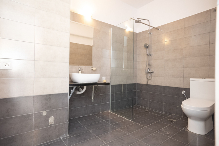 Bathroom 3, Ginger Gold Apt Getaway with Shared Pool, South Aegean