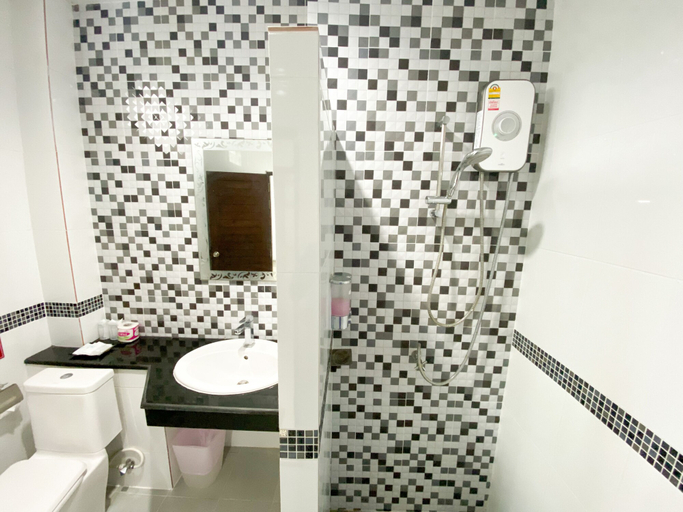 Bathroom 5, Hatzanda Lanta Resort, Ko Lanta