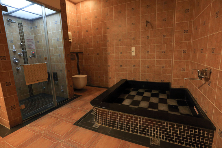 Bathroom 3, MoonArea Business Leisure Motel, Yulin