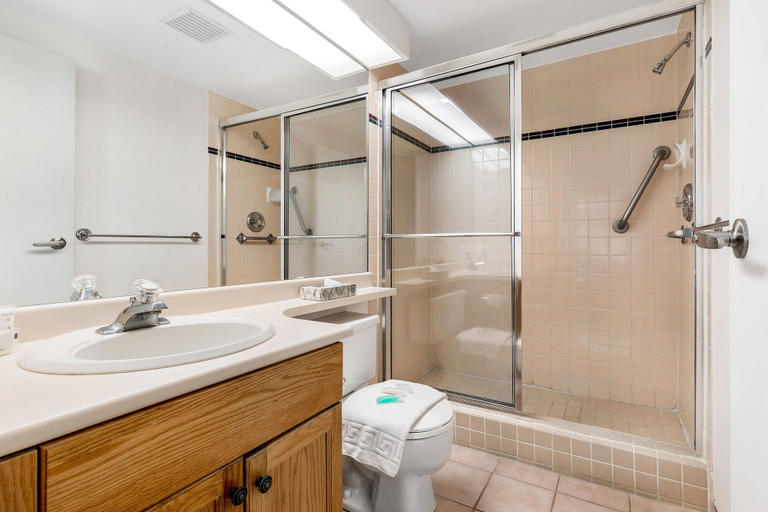 Bathroom 3, The Woodrun by Whiski Jack, Squamish-Lillooet