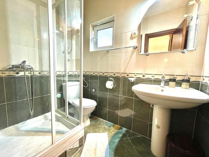 Bathroom 3, Apartments Petkovic Budva