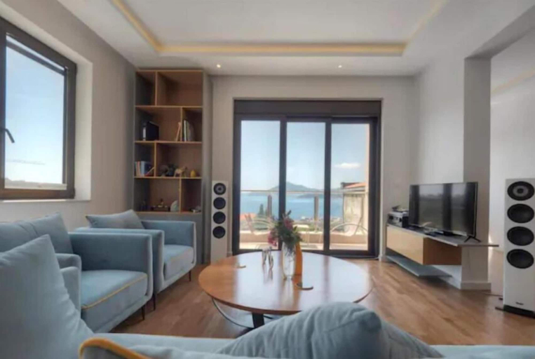 Others 5, Regina's Residence-One Bedroom Apartment