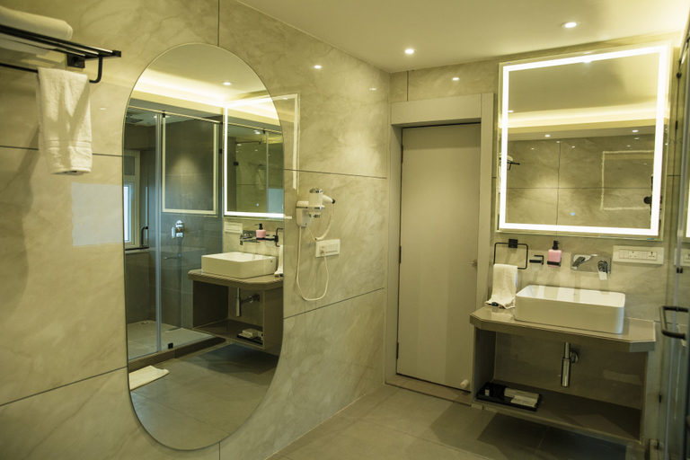 Bathroom 4, Hotel Pan Asia Continental, Kolkata