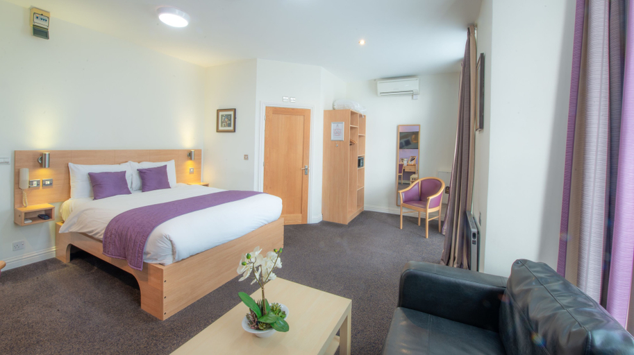 Bedroom 4, Fox Connaught, London