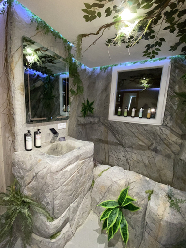 Bathroom 3, Futurotel Spa Garden, Granada