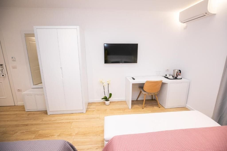 Bedroom 3, Hotel Elior, Tirana