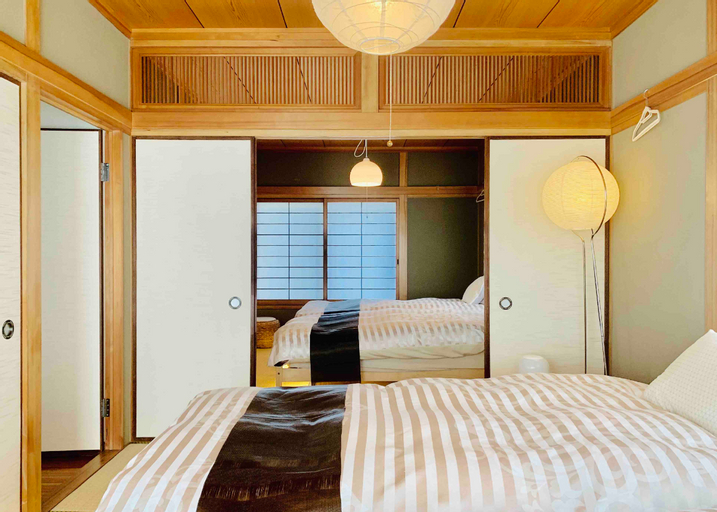 Bedroom 2, For family trip.Can stay4to10people.Near theJRsta., Takamatsu