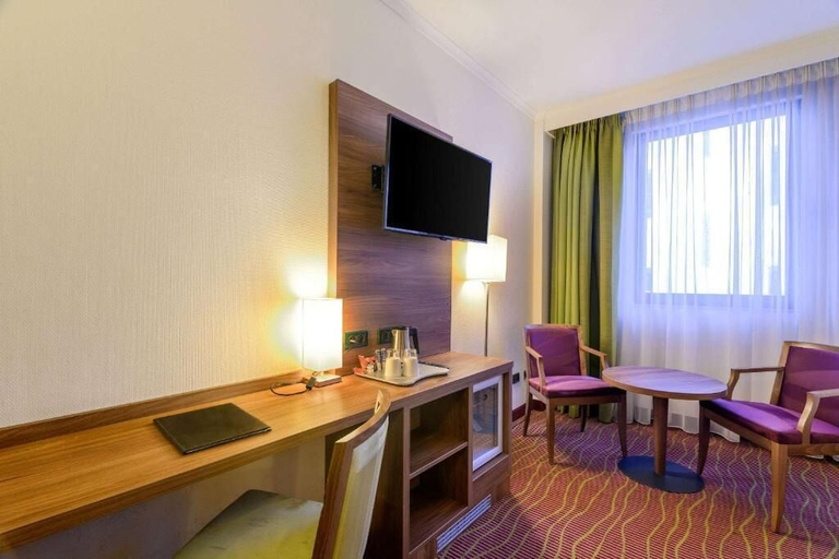 Others, Hotel Opera, Antwerpen