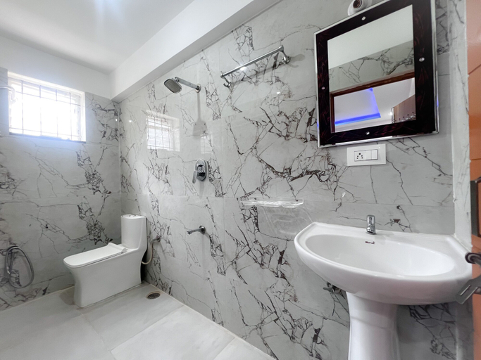 Bathroom 4, Hotel Grand Palace, Bangalore