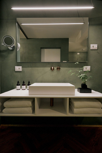 Bathroom 5, Parkhotel Laurin, Bolzano