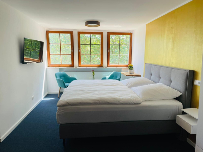 Bedroom 2, Bayerischer Hof, Ansbach