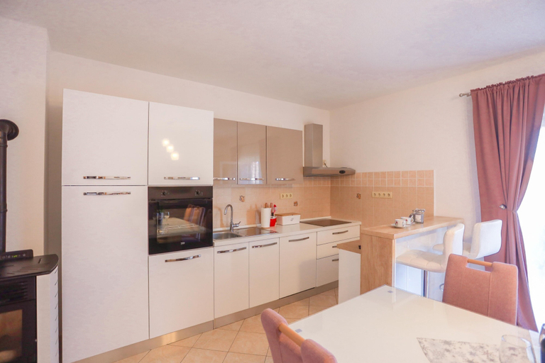 Others 5, Apartment Vesna near beach with balcony, Podstrana