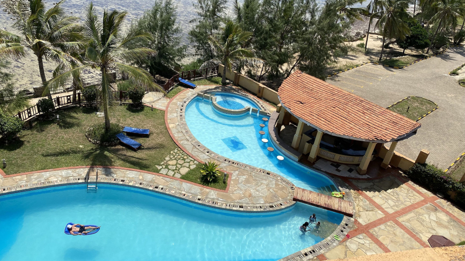 Sport & Beauty 5, Lux Suites Eden Seafront Apartments, Kisauni