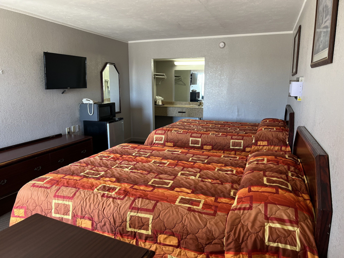 Bedroom 5, Hotel 81 El Reno, Canadian