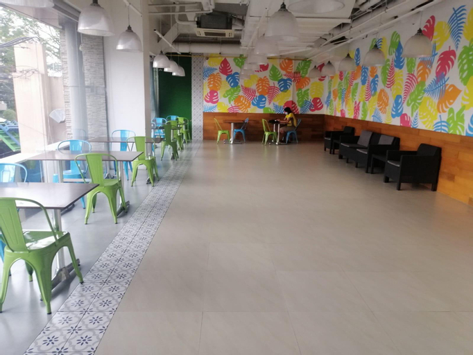 Food & Drinks, Urban Deca Tower OYO 7, Mandaluyong