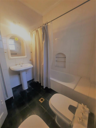 Bathroom 3, La Rufina Bed and Breaktast, Capital
