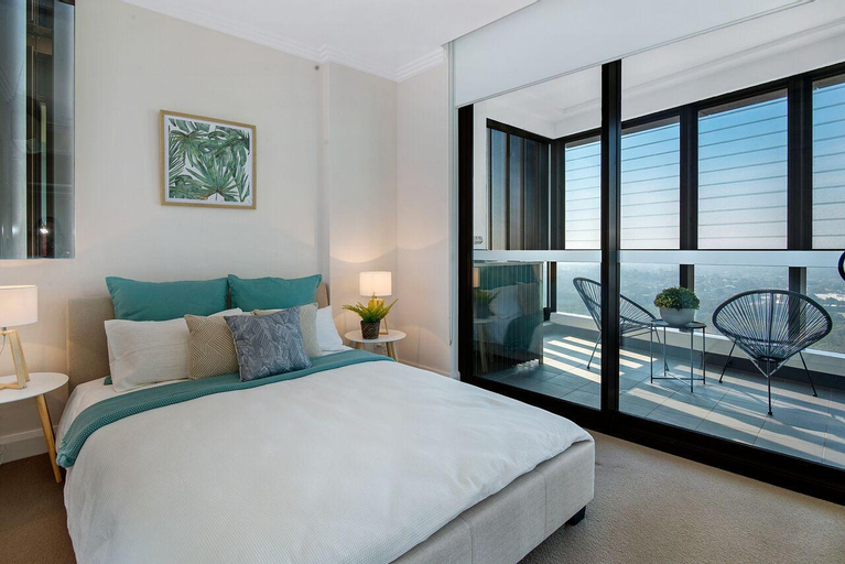 Bedroom 2, Sydney Luxury Apartment - Olympic Park - Sky View, Auburn