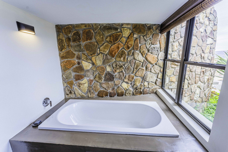 Bathroom 7