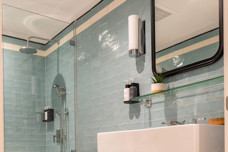 Bathroom 5, Nassau Suite South Beach, an All-Suite Hotel, Miami-Dade