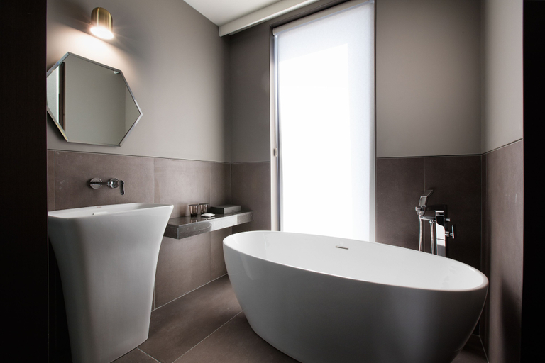 Bathroom 4, Park Marine Hotel, Namdong
