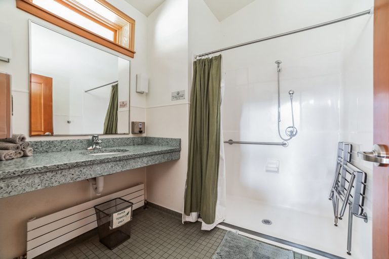 Bathroom 4, Limantour Lodge, Marin