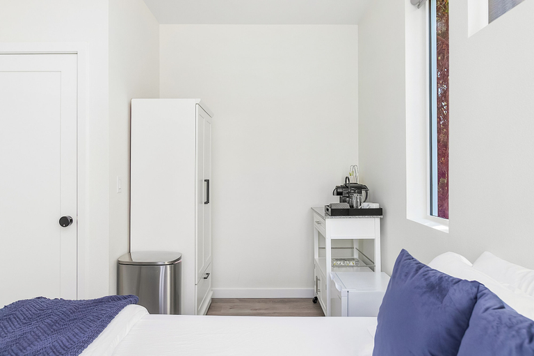 Bedroom 5, Syrax's Dragonstone Den, Seattle