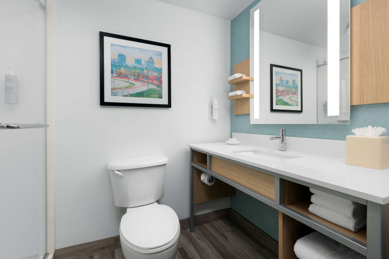 Bathroom 5, Hilton Garden Inn Greensboro, Guilford