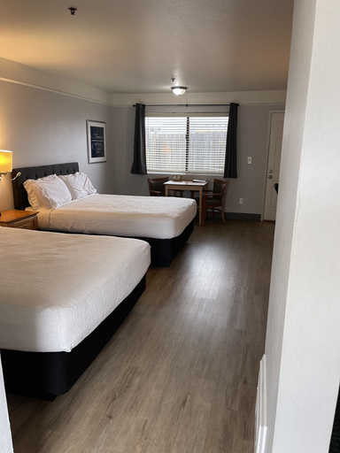 Bedroom 3, Seabird Lodge, Mendocino