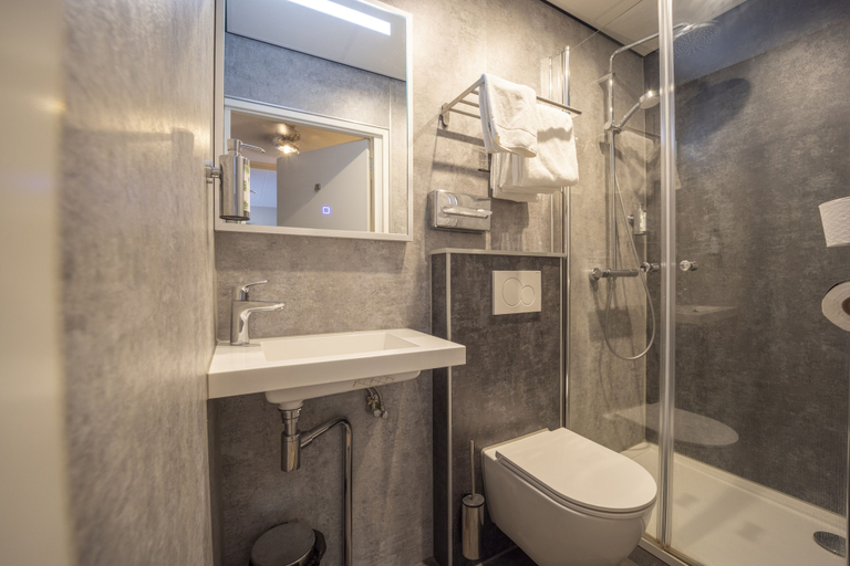 Bathroom 3, Fletcher Hotel-Restaurant De Korenbeurs, Drimmelen